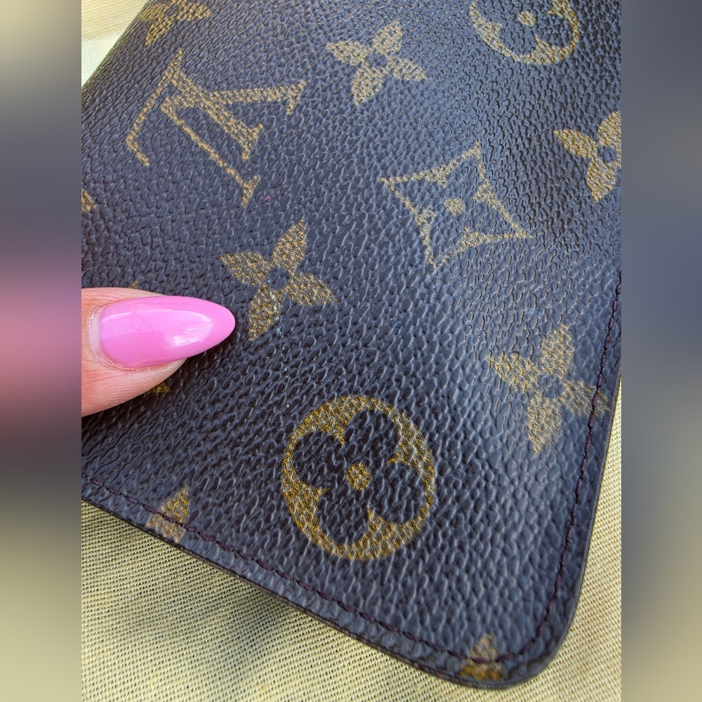 Louis Vuitton Monogram Zip Around Wallet Monogram Canvas. Date Code TH0065 - Picture 10 of 17